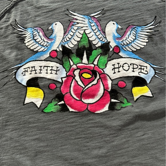 NWOT RARE Ed Hardy Grey Batwing Dove Hope/Faith Oversized Tee Cement Grey Med🕊️🌹 - Picture 3 of 13